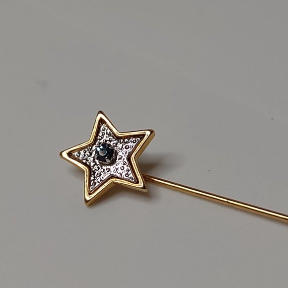 Two Tone Avon Star Stick Pin - Picture 6 of 9